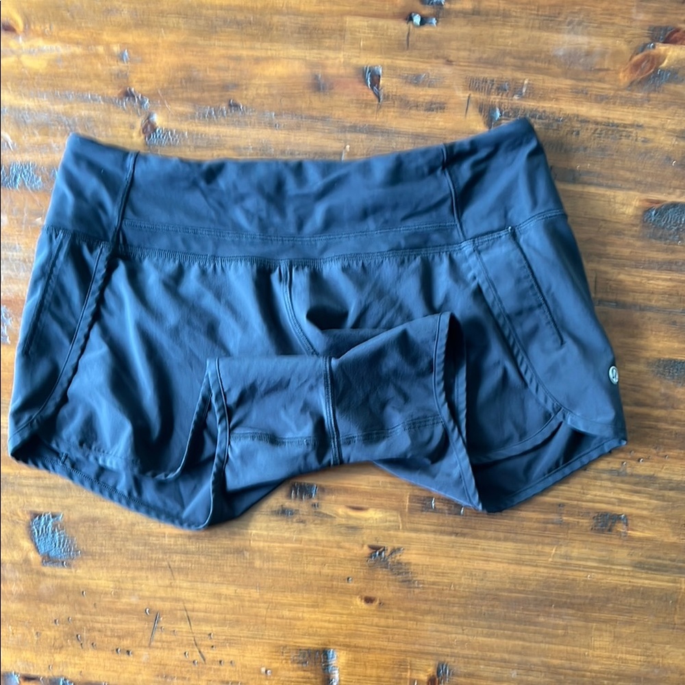 Lululemon Athletica Black Athletic Shorts Moisture-Wicking Mid-Thigh